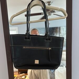 Dooney & bourke black leather tote